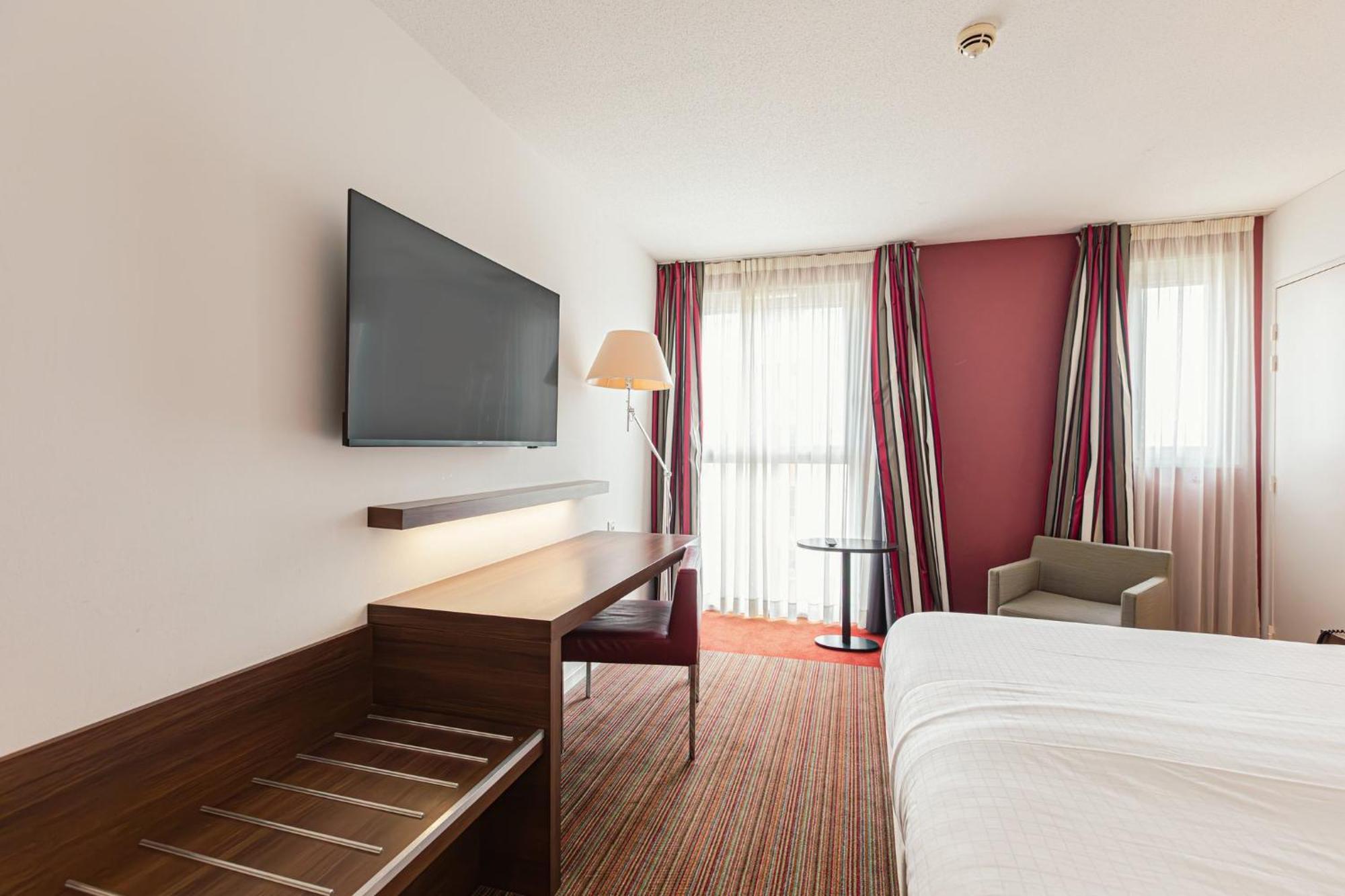 By Ihg Hotel