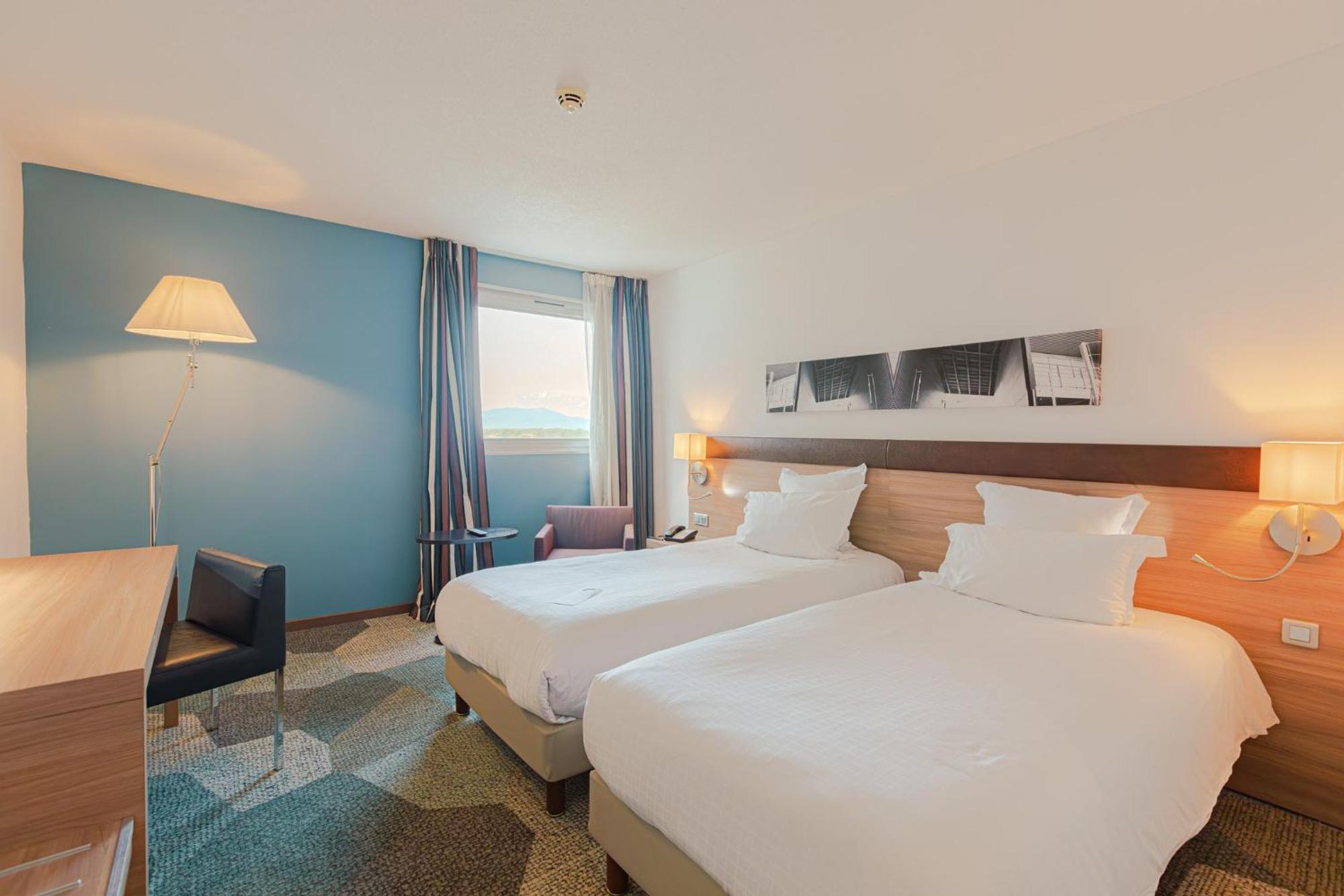 Hotel By Ihg 4*