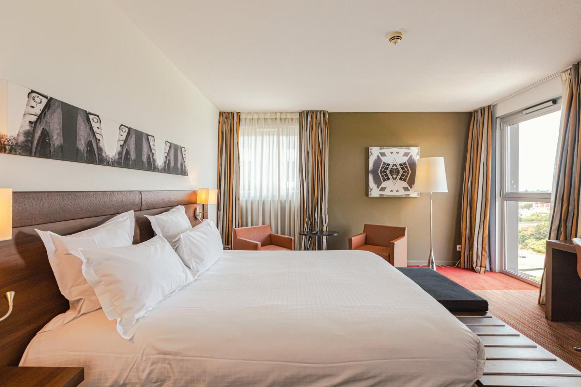 By Ihg Hotel