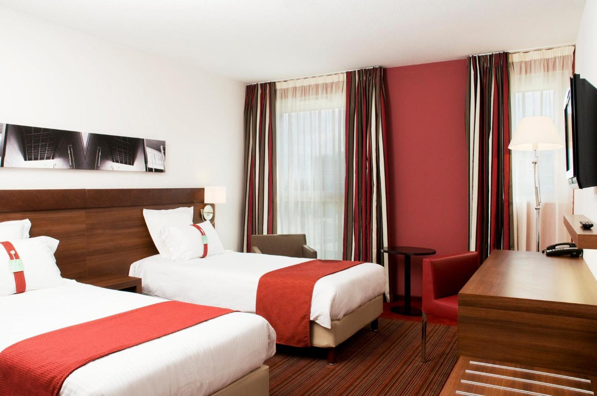 Hotel By Ihg