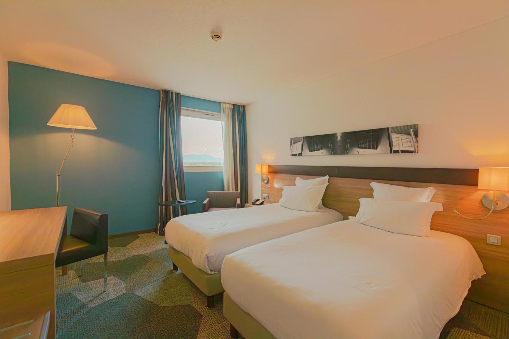 Hotel By Ihg 4*