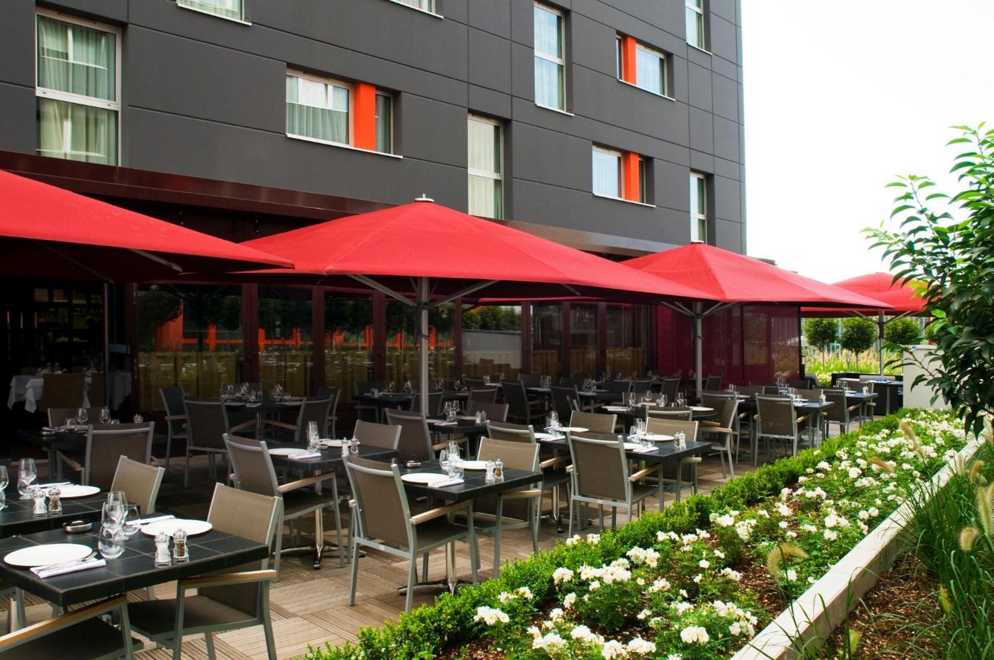 By Ihg