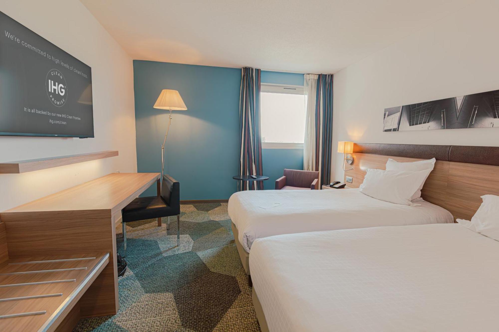 Hotel By Ihg 4*